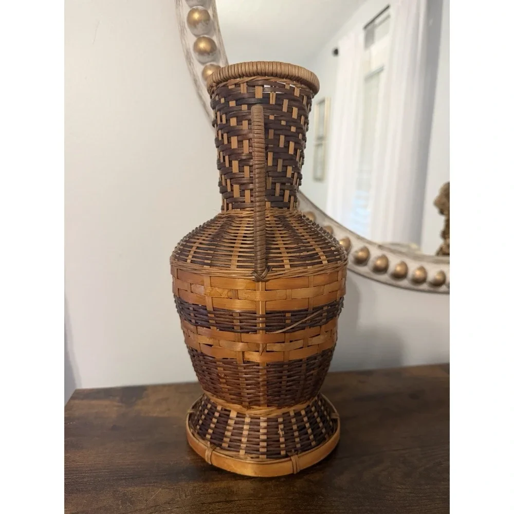 Vintage‎ Handwoven Wicker Rattan Amphora Basket Vase Urn Two Tone Loop Handles